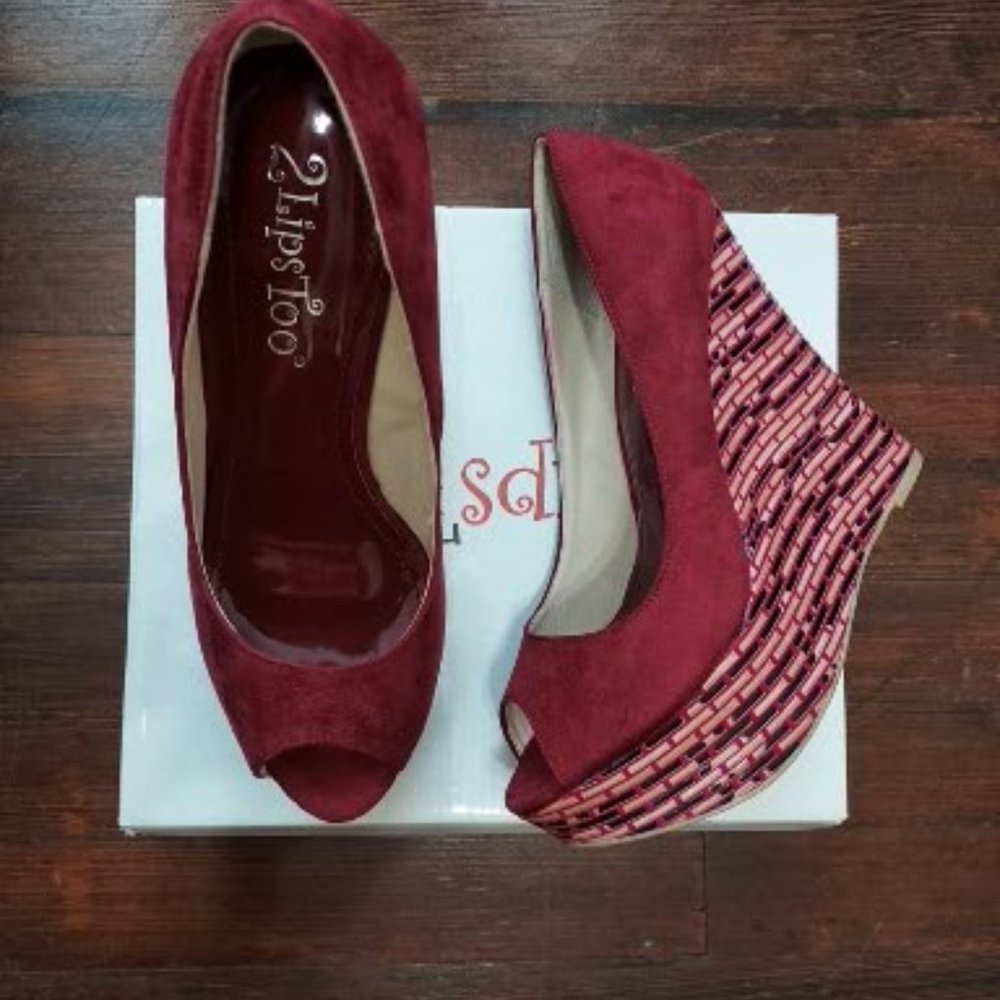 Brand 2Lips Too, Size 10, Wine Color.